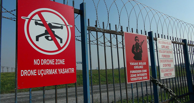 no drone zone dron uçurmak yasaktır levhası